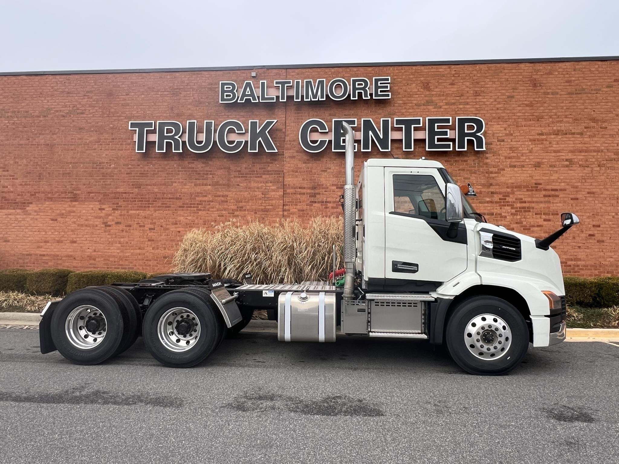 2027 Mack ANTHEM 64T