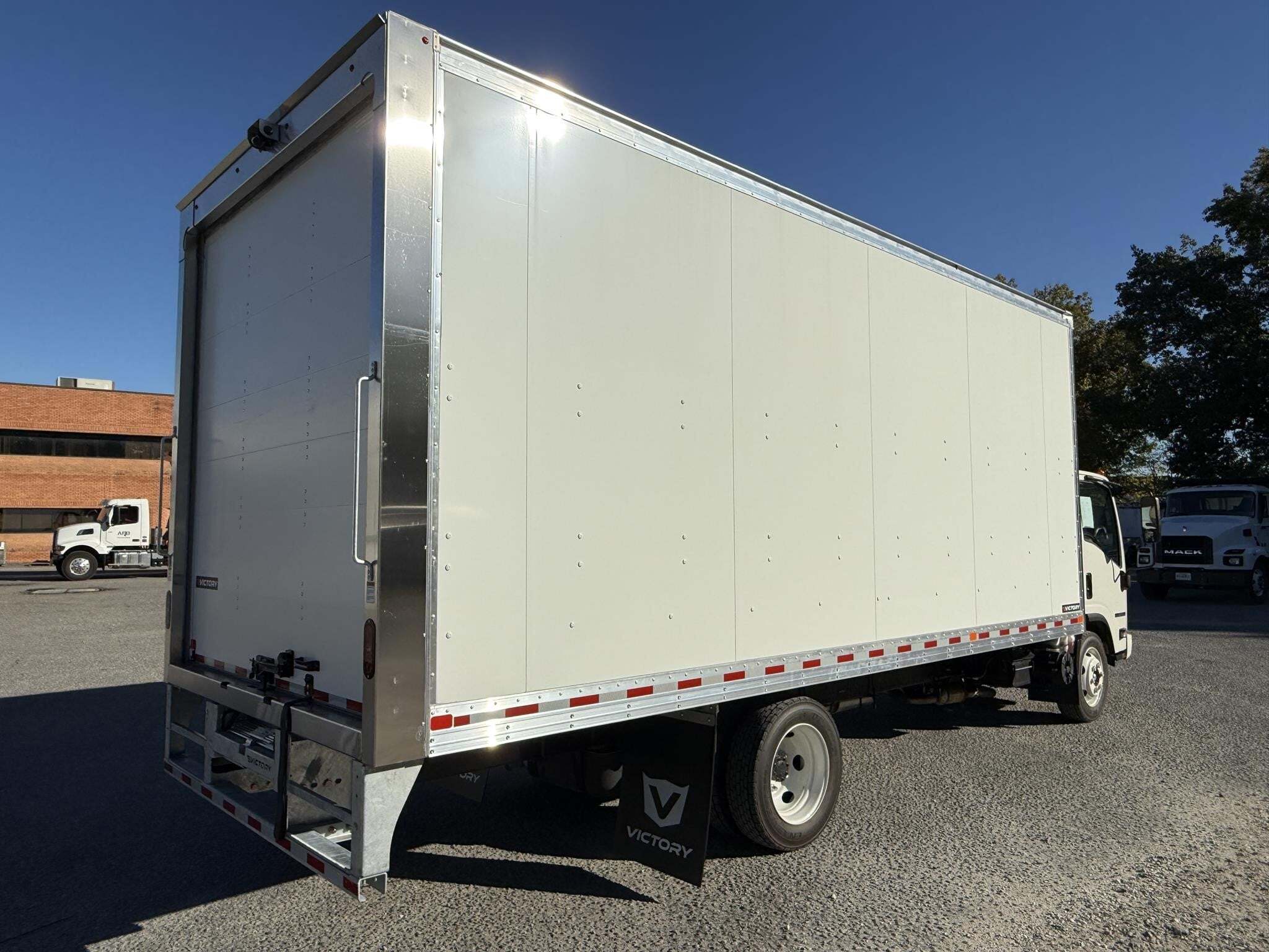 2026 Isuzu NPR HD