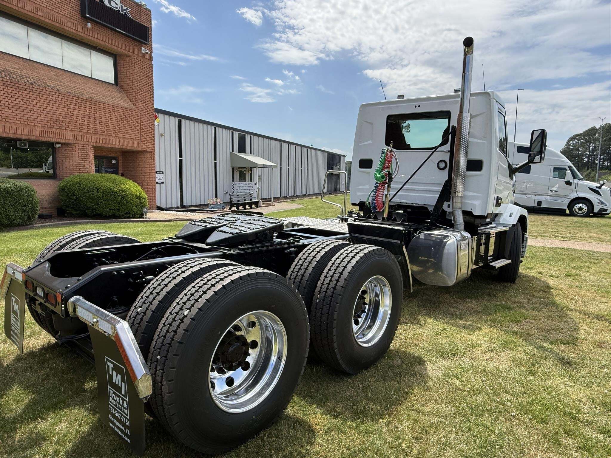 2027 Mack ANTHEM 64T