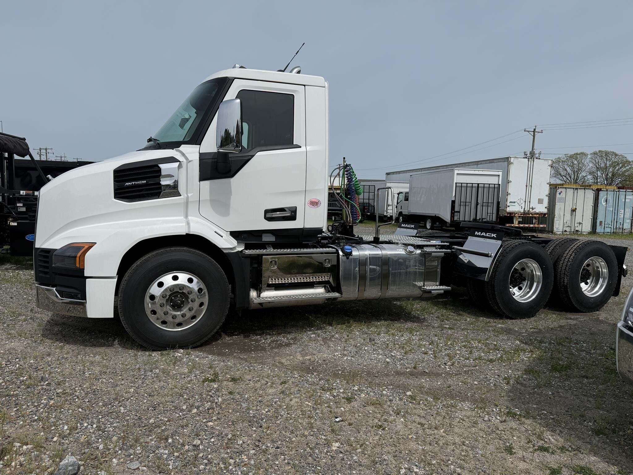 2027 Mack ANTHEM 64T