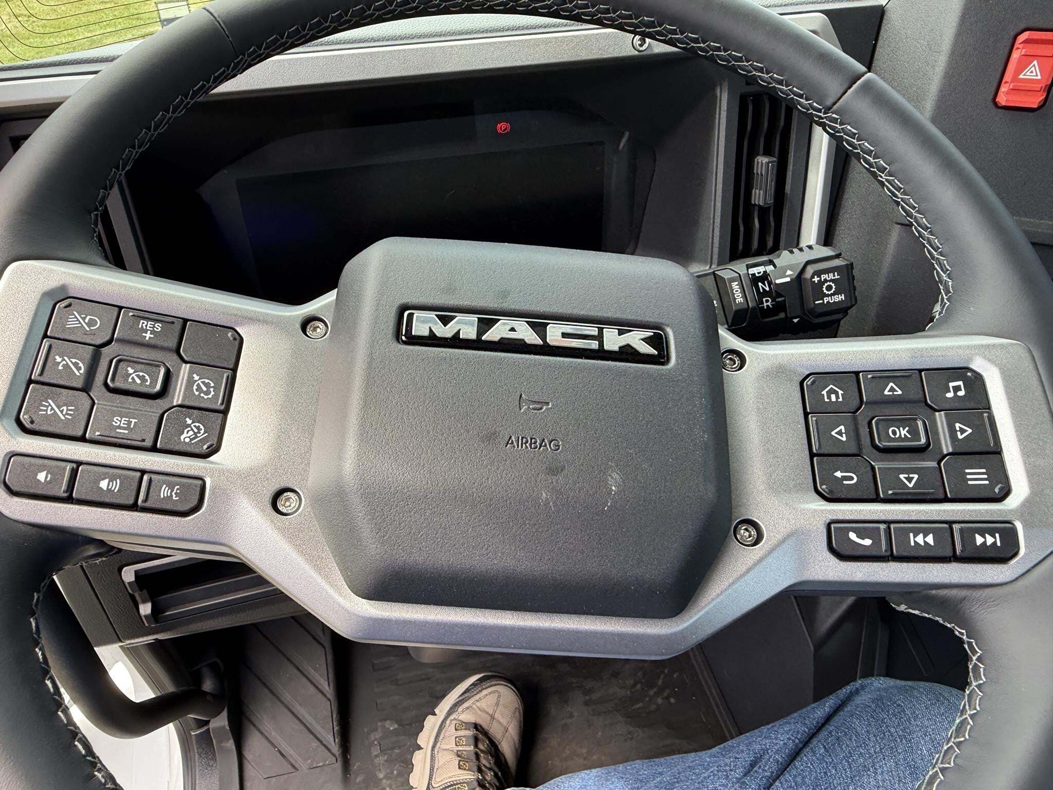 2027 Mack ANTHEM 64T