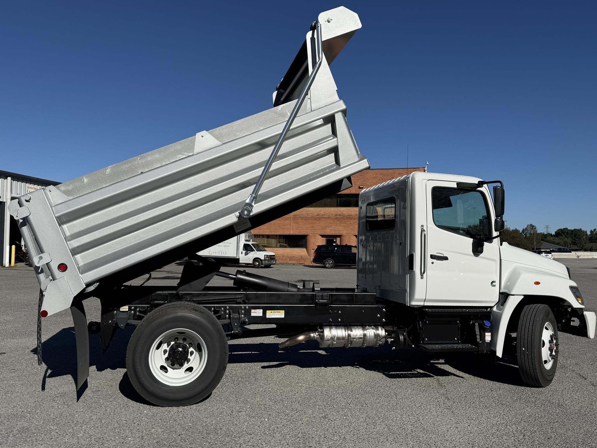 2027 Hino L6