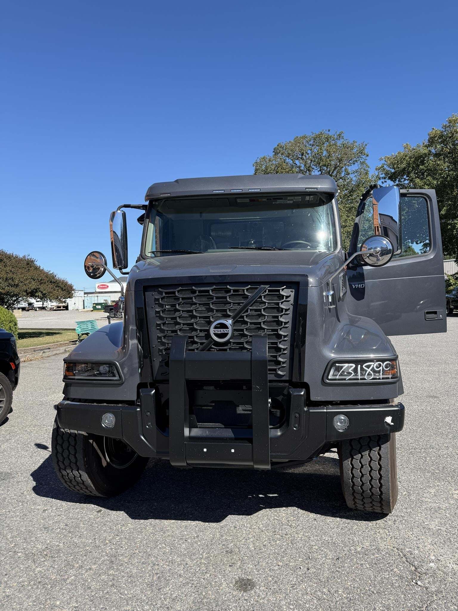 2027 Volvo VHD104F300