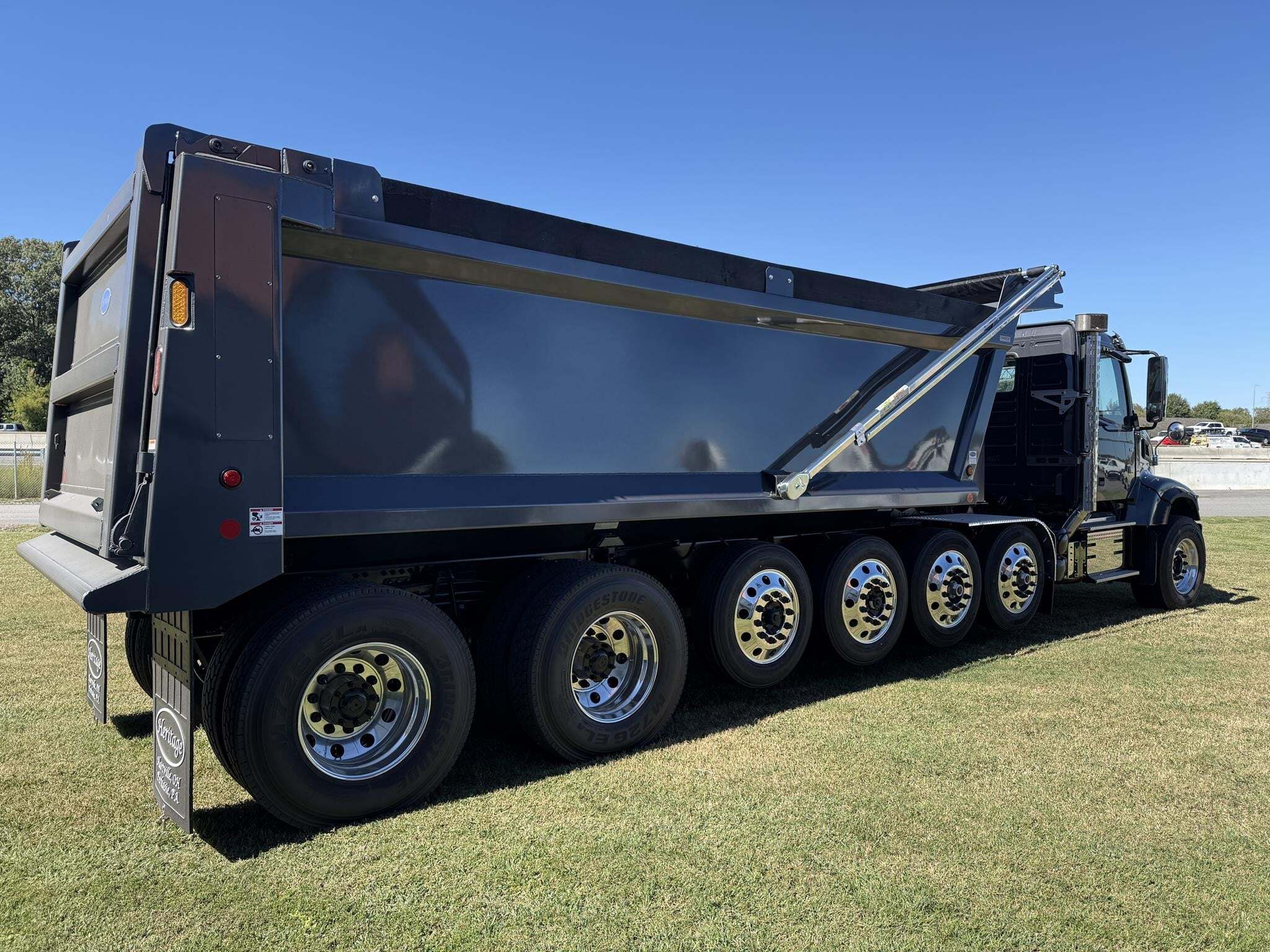 2027 Volvo VHD104F300