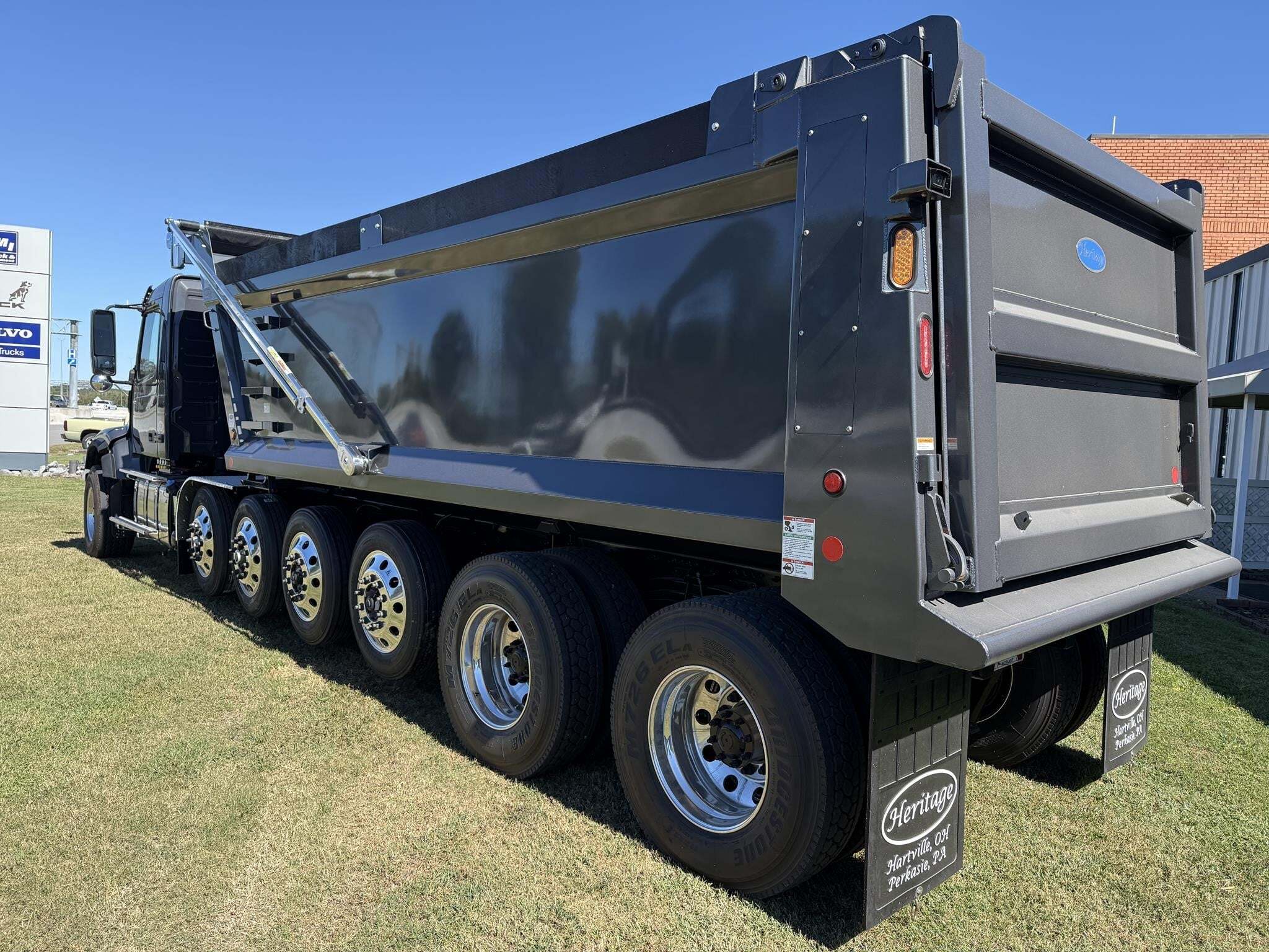 2027 Volvo VHD104F300