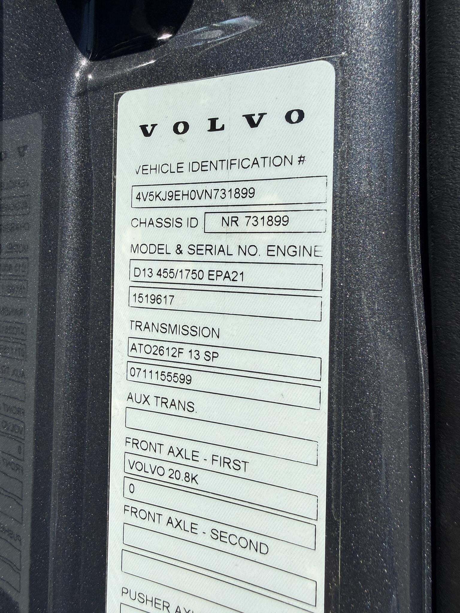 2027 Volvo VHD104F300