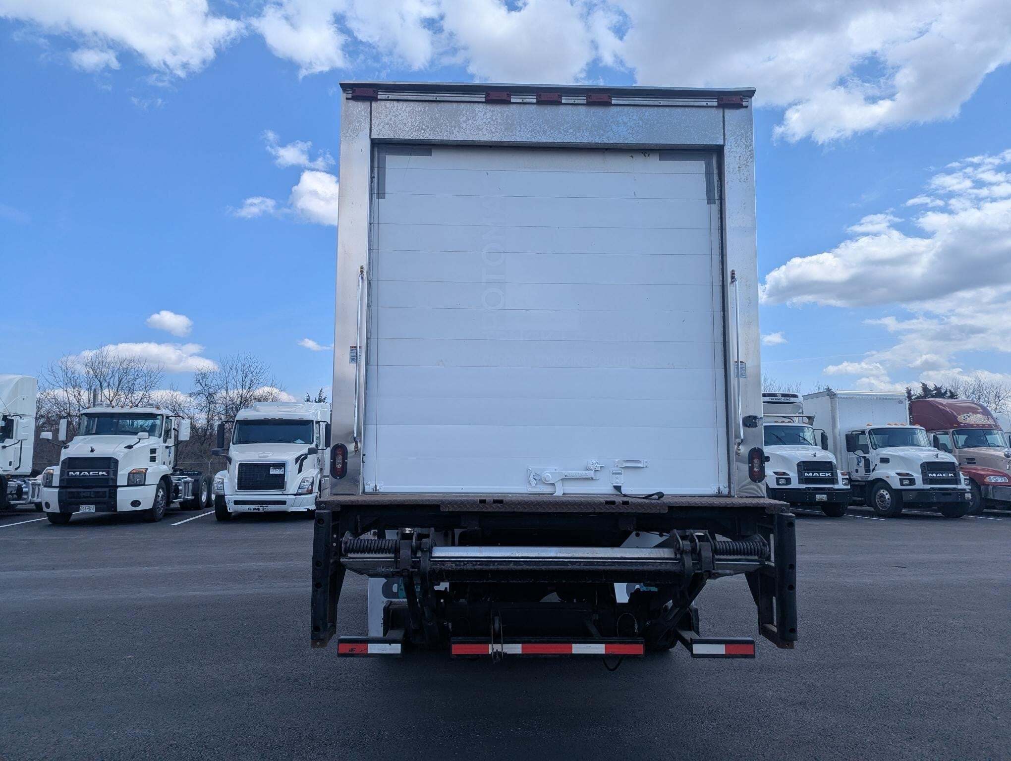 2017 Hino 268A