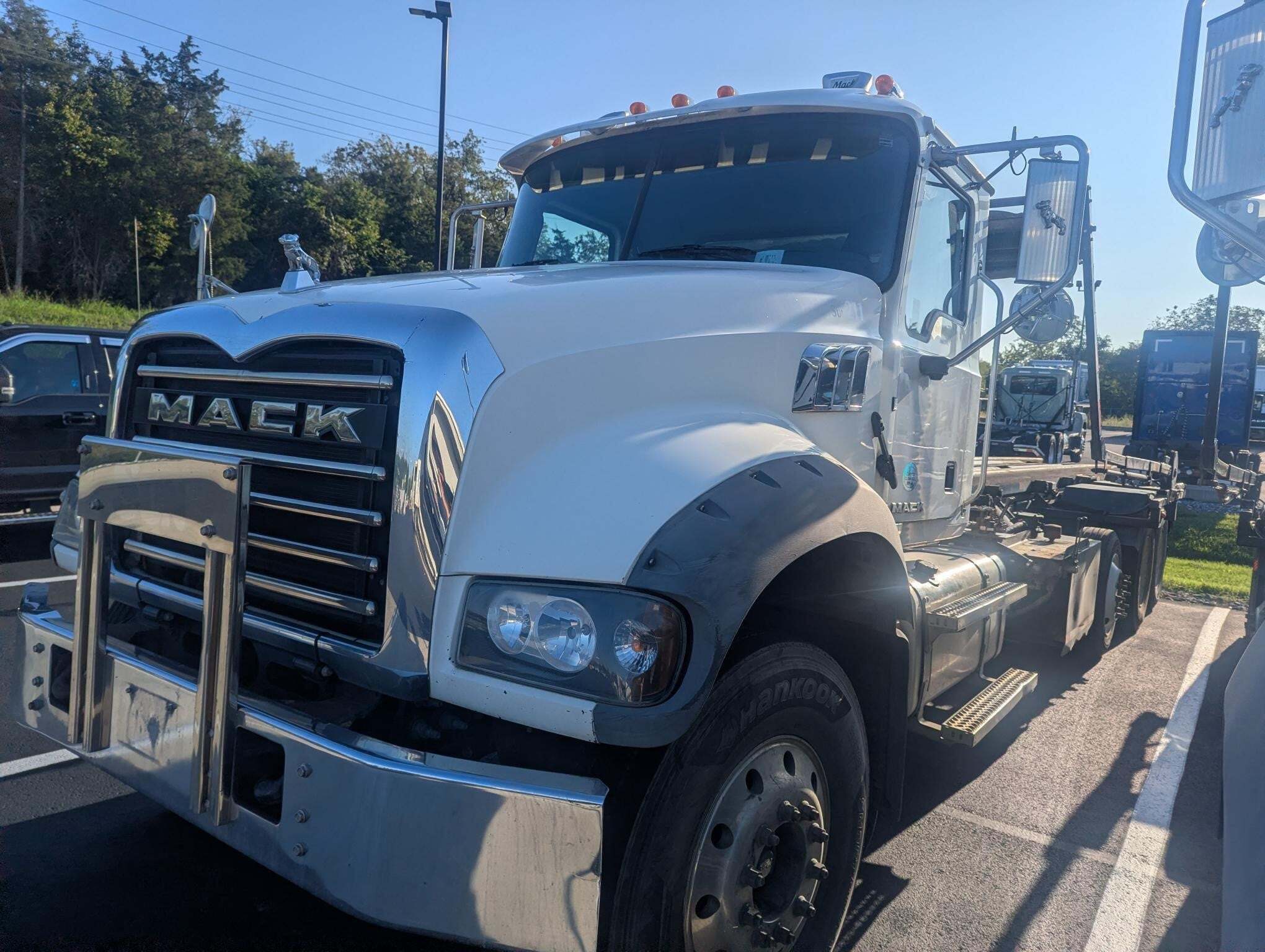 2016 Mack GRANITE GU713
