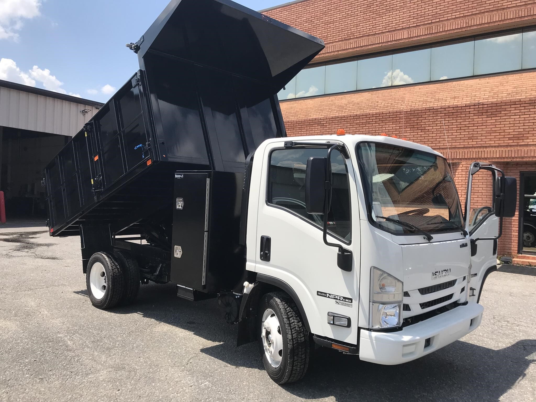 2026 Isuzu NRR