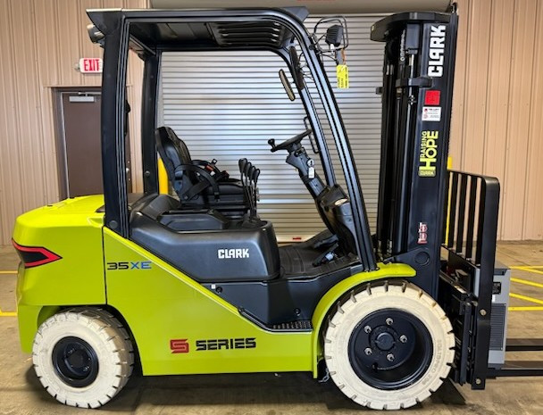 Photo of a 2026 Clark S35XE