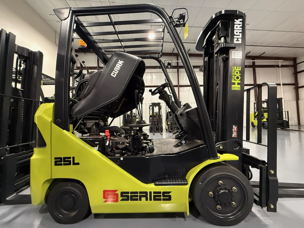 Photo of a 2025 Clark S25L