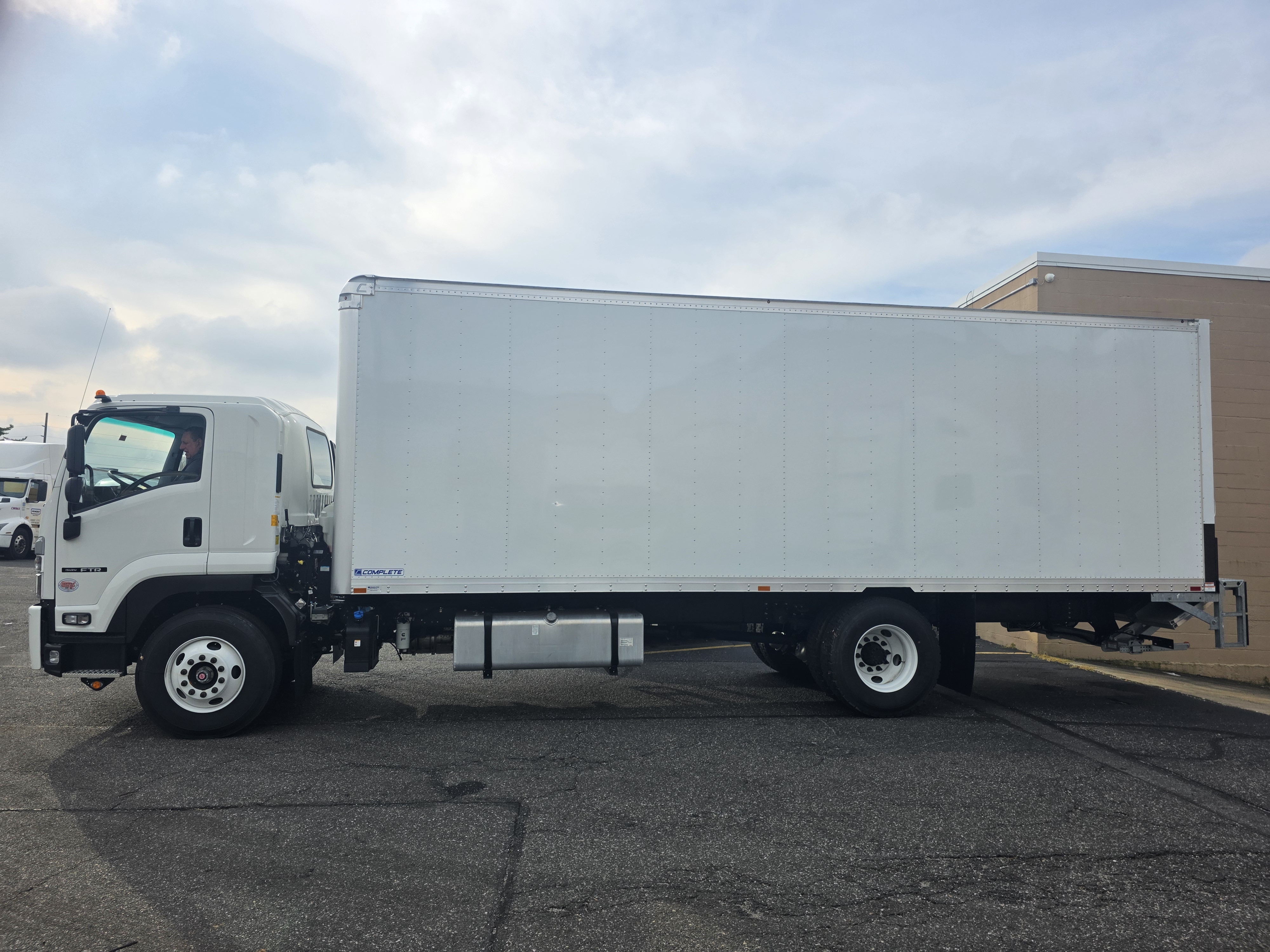 2025 Isuzu FTR (Diesel)