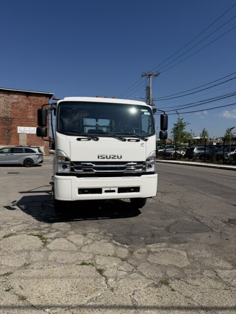 2025 Isuzu FVR