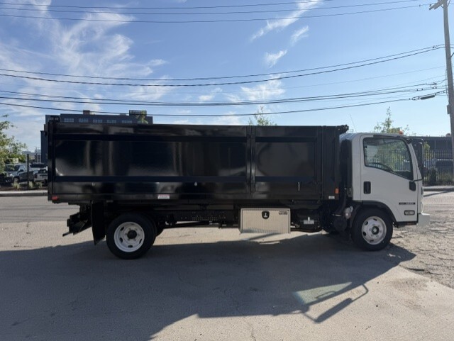 Photo of 2025 Isuzu NRR