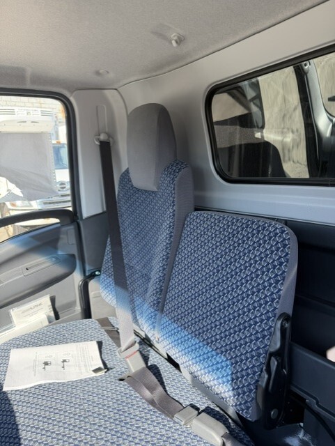 2025 Isuzu NRR
