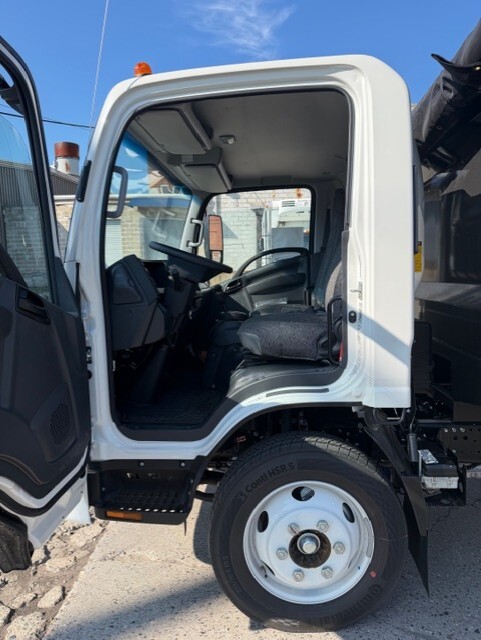 2026 Isuzu NPR HD
