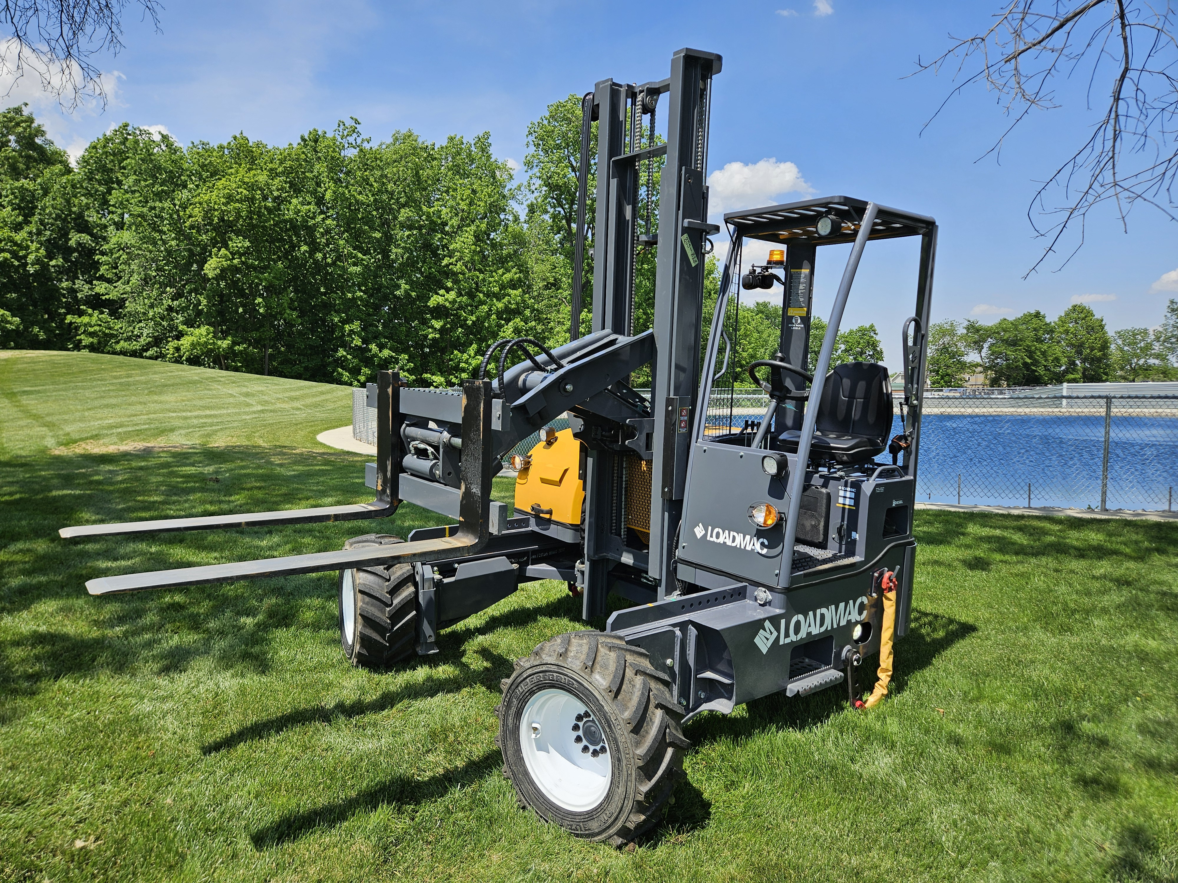 Used, 2024, Loadmac, 855 4Way W/Extended Reach, Forklifts / Lift Trucks