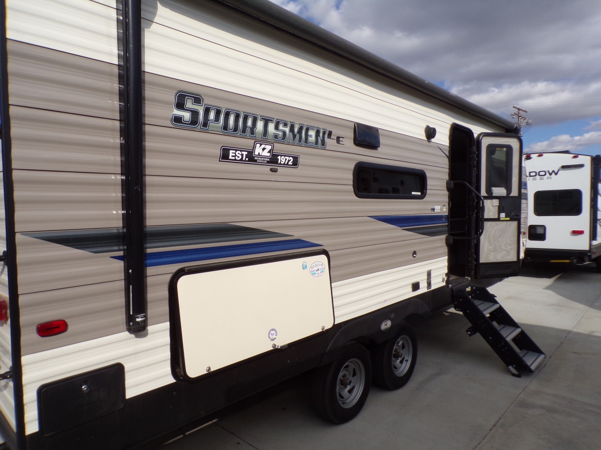 RV Travel Trailers for Sale at Banning RV Discount Center