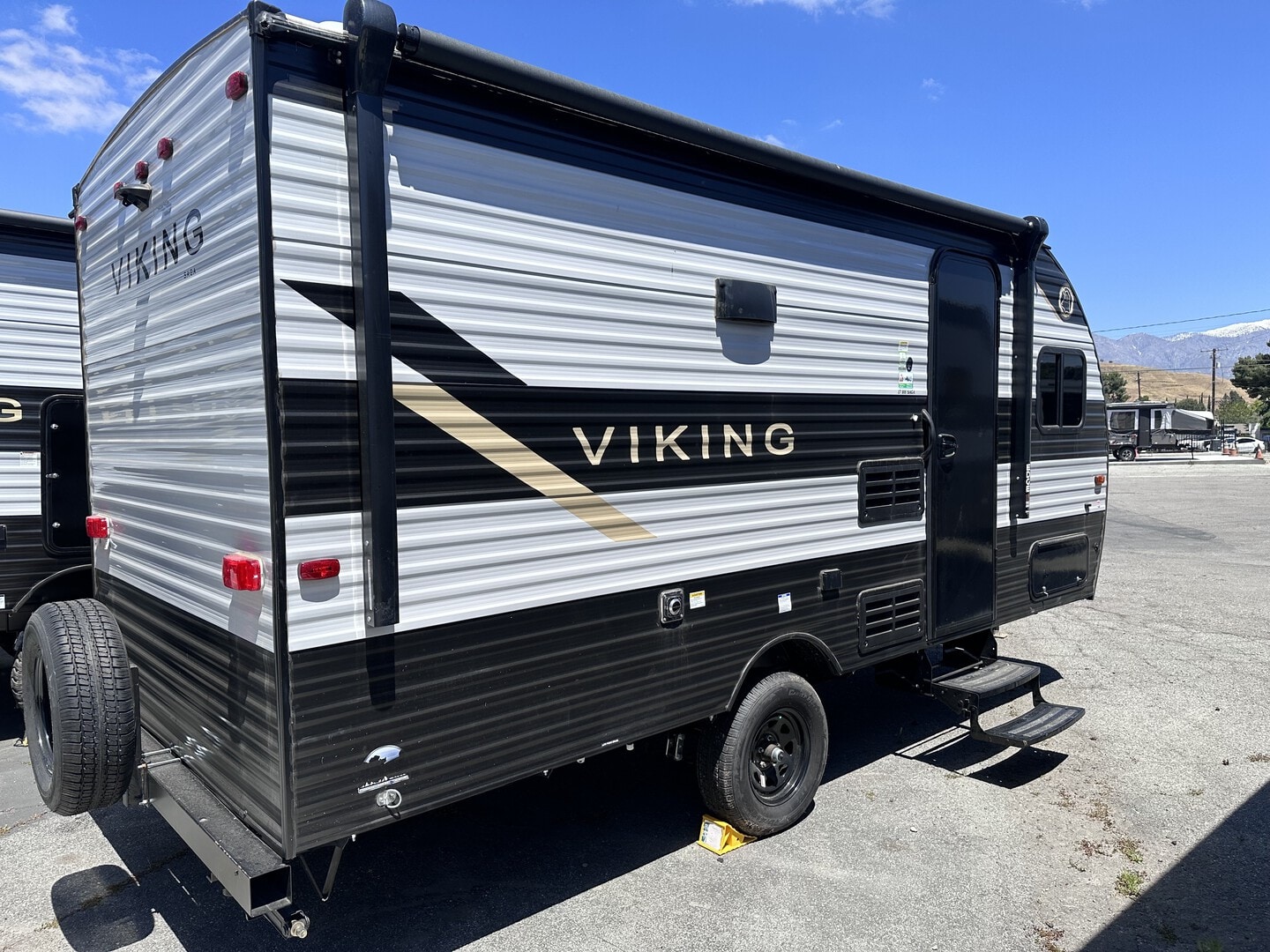 RV Travel Trailers for Sale at Banning RV Discount Center in California