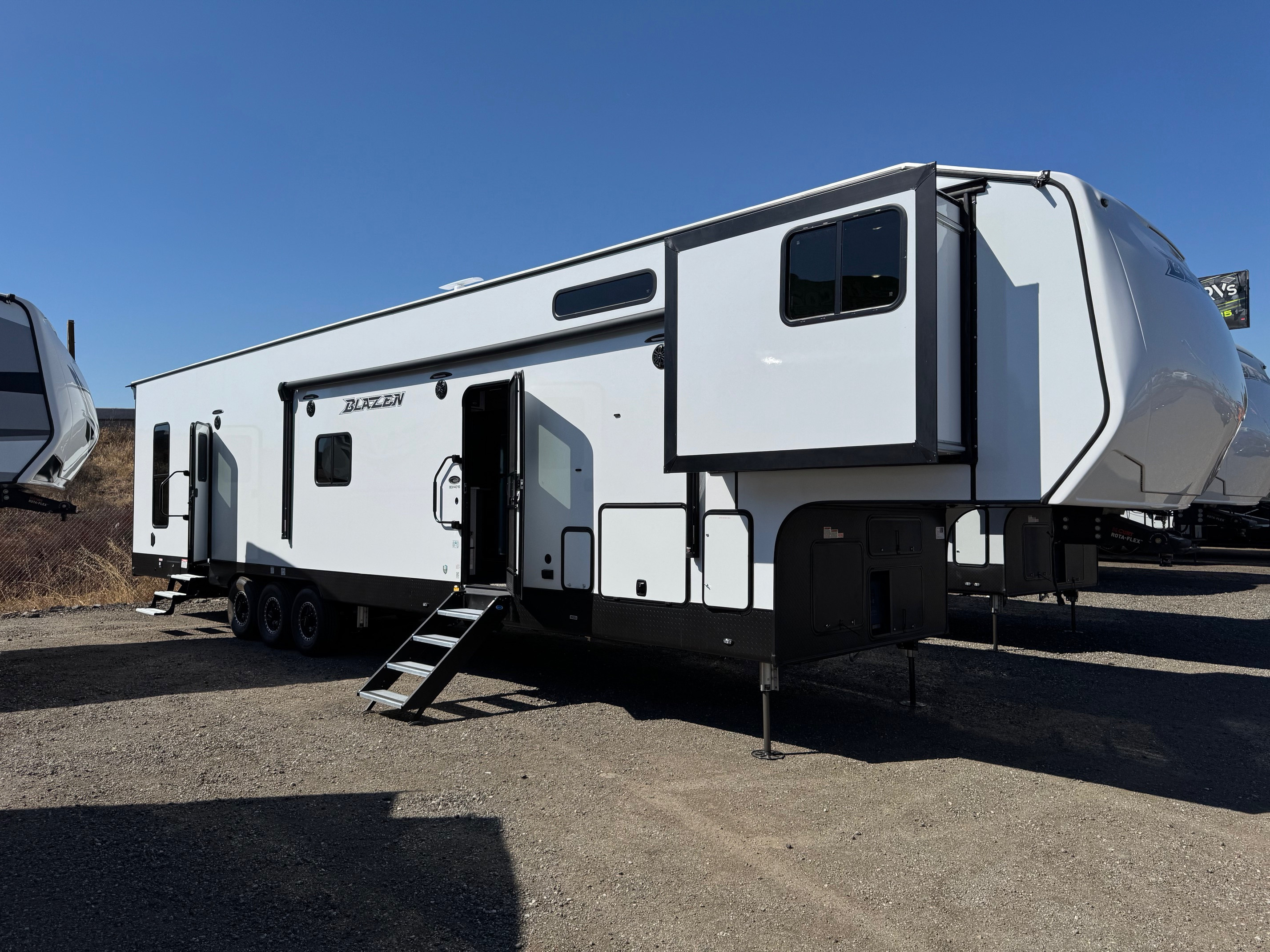 New 2026 Genesis Supreme 4016BCK in Moreno Valley, CA