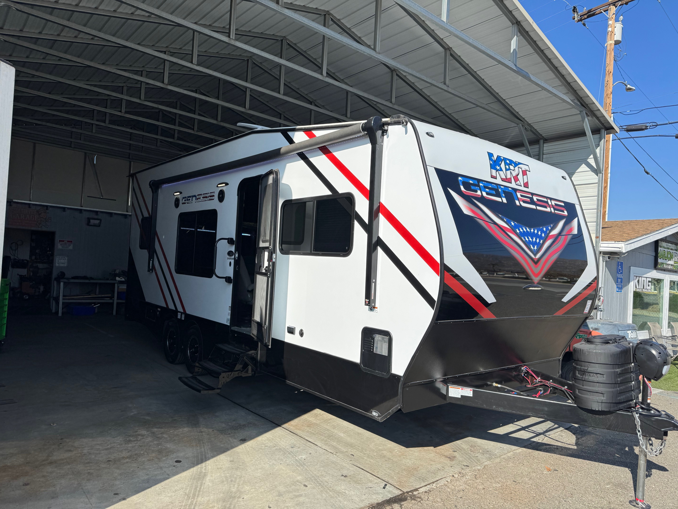 New 2026 Genesis Supreme KRT 2616FKWR in Moreno Valley, CA