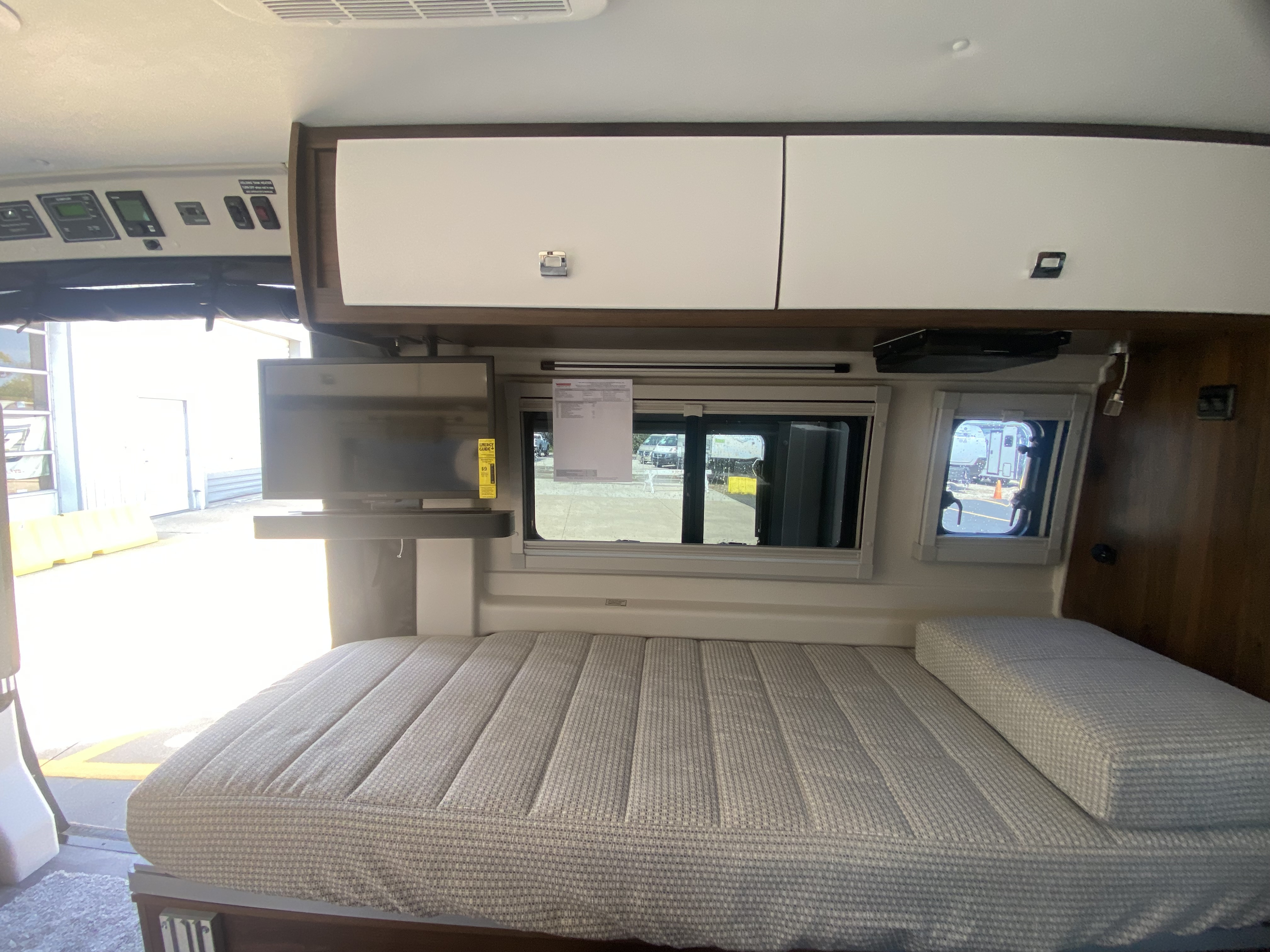 2025 Travato/59K/2025 image-8