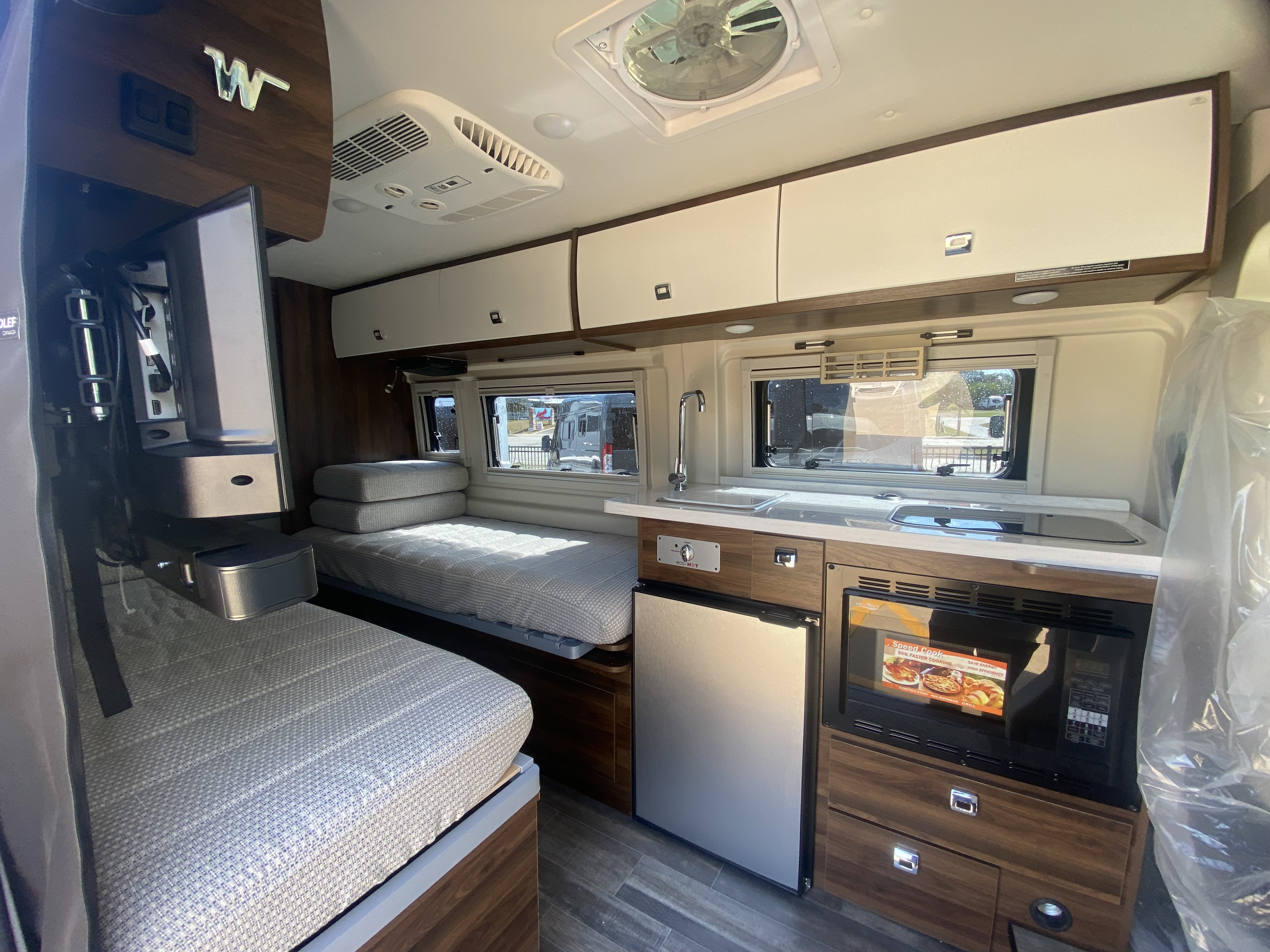 2025 Travato/59K/2025 image-4