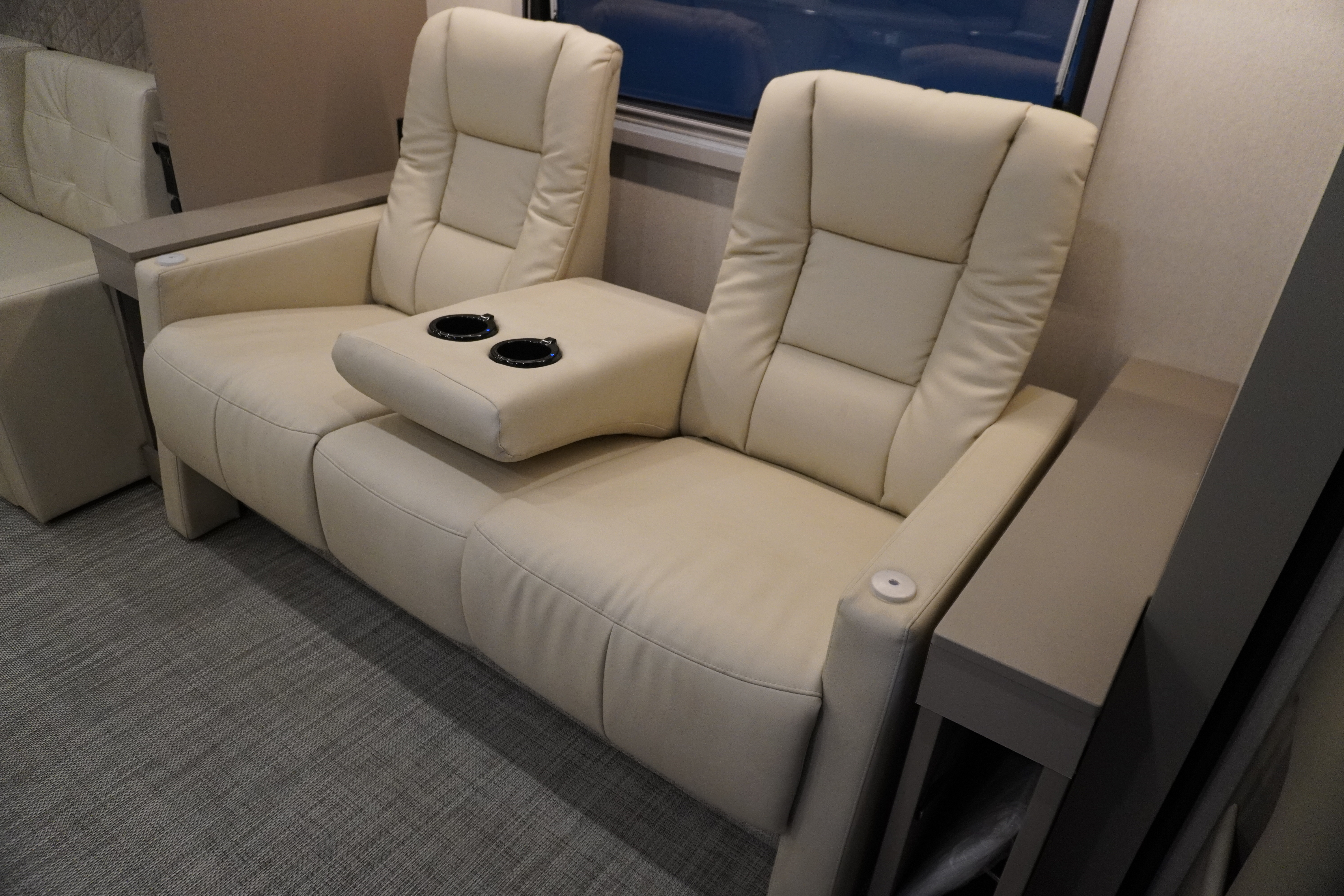 View/24D/2026 image-9