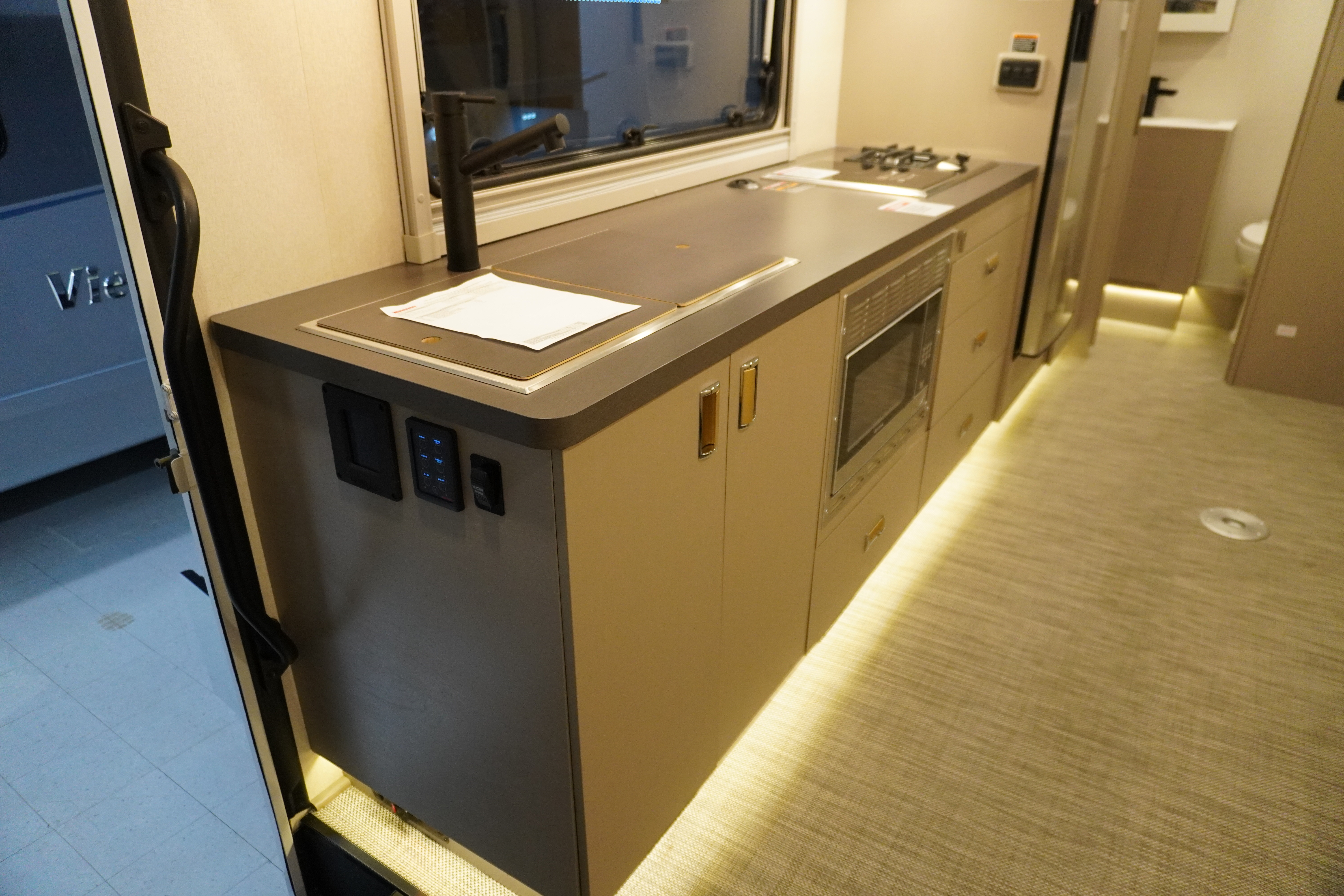 View/24D/2026 image-11