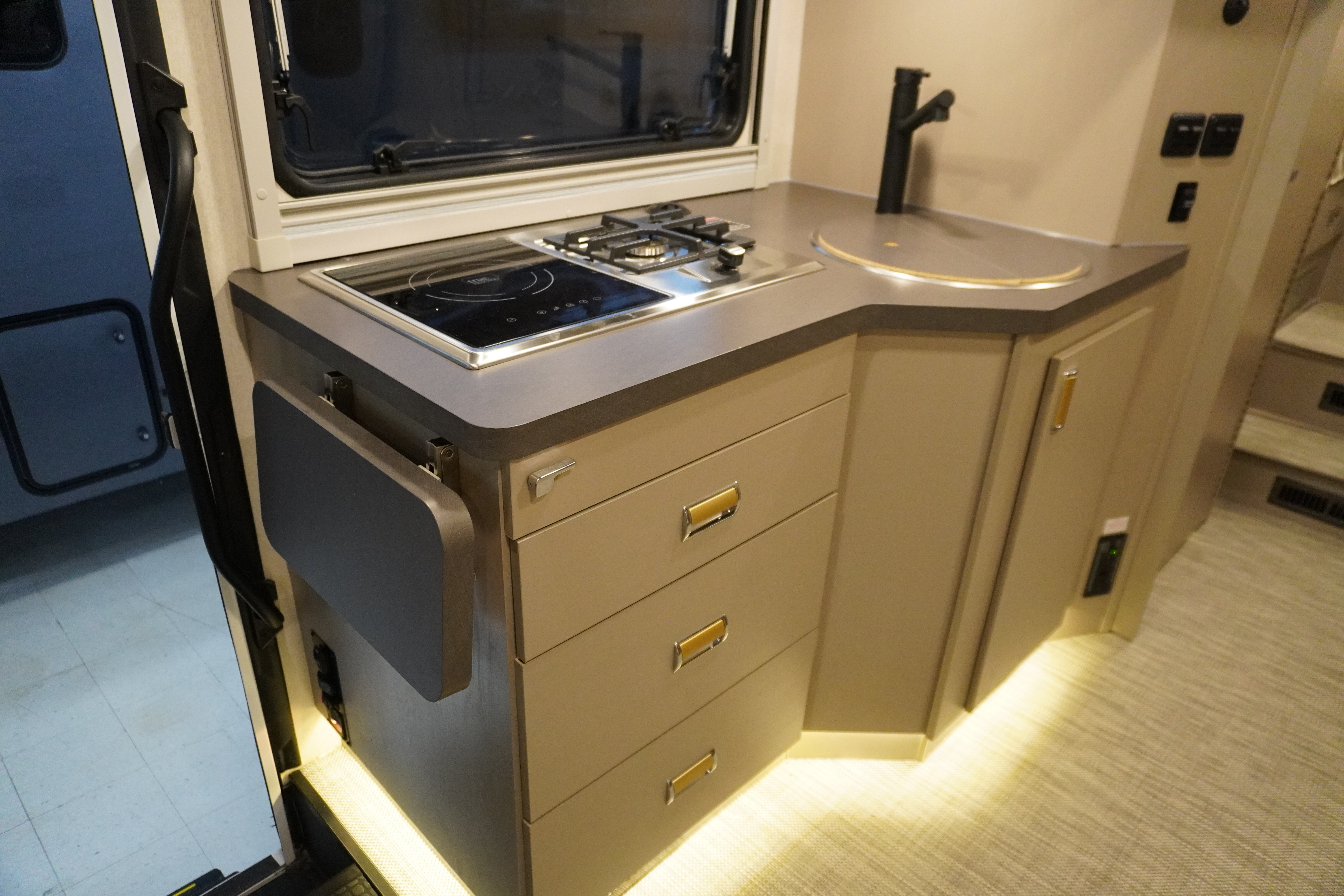 View 24R/24R/2026 image-13