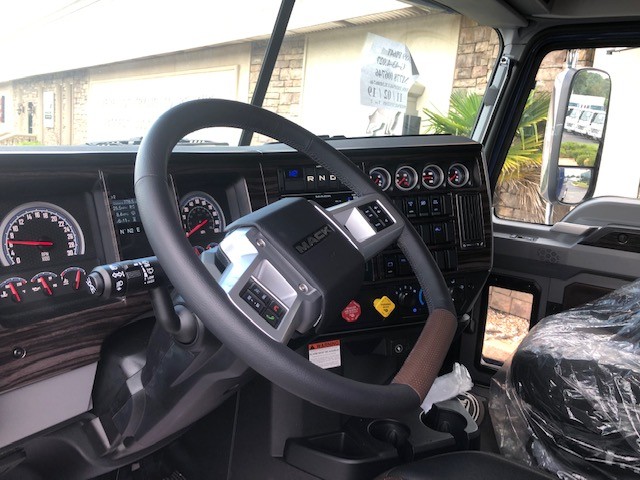 MackPinnacle 70