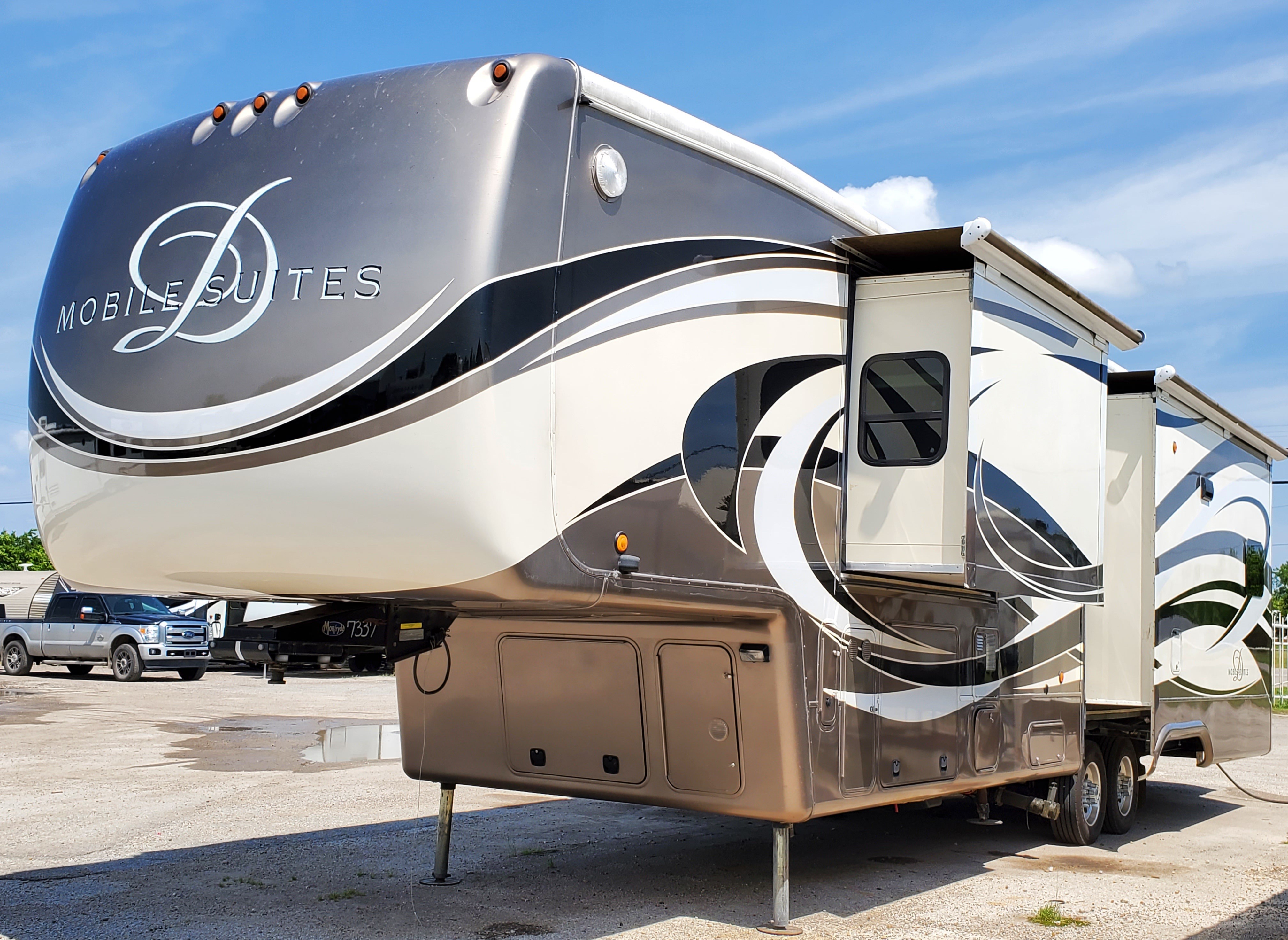 Used 2015 DRV Mobile Suites 39DBRS3 in Quinlan, TX