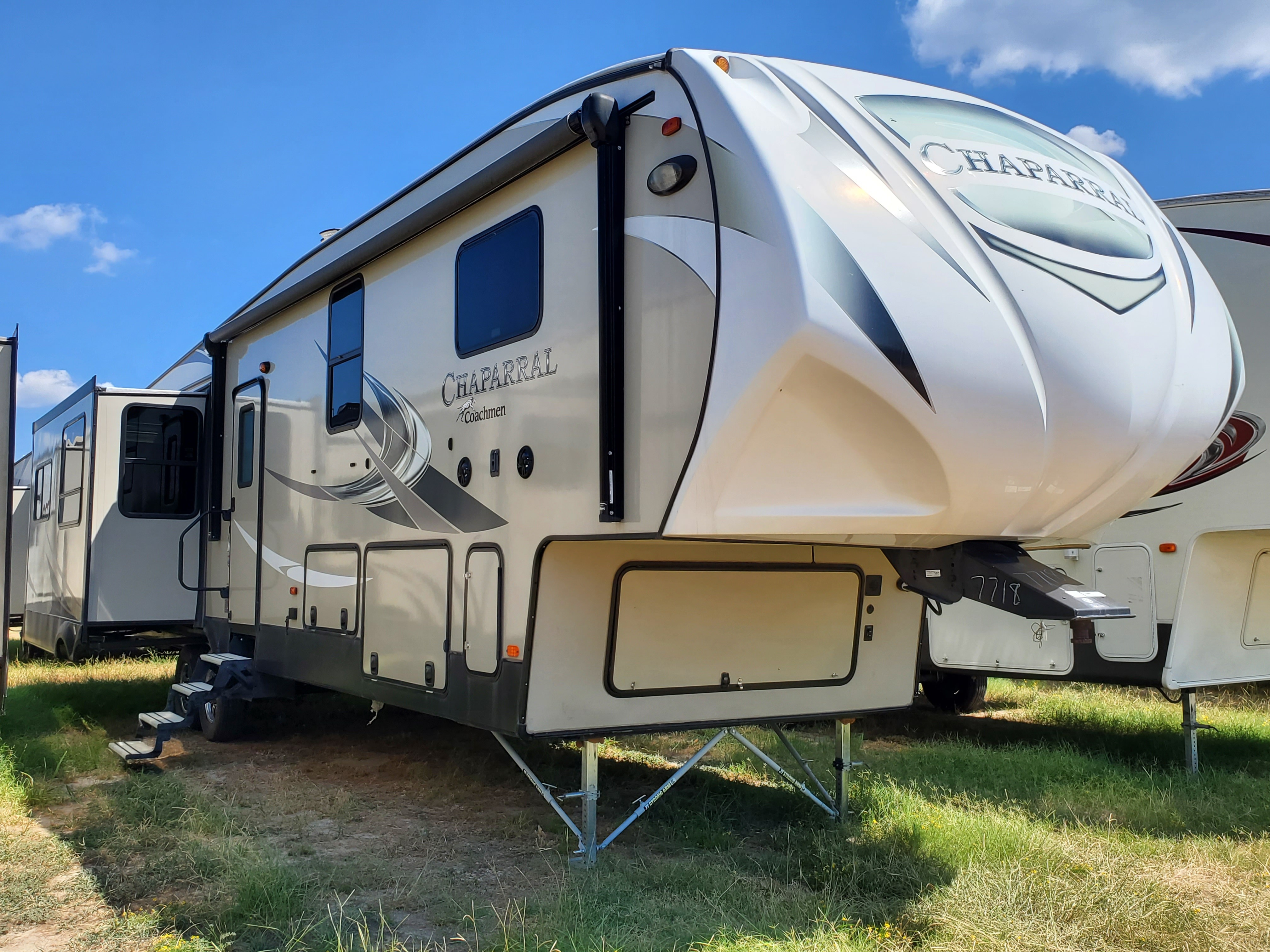 Used 2018 Chaparral by Coachmen 391QSMB in Quinlan, TX