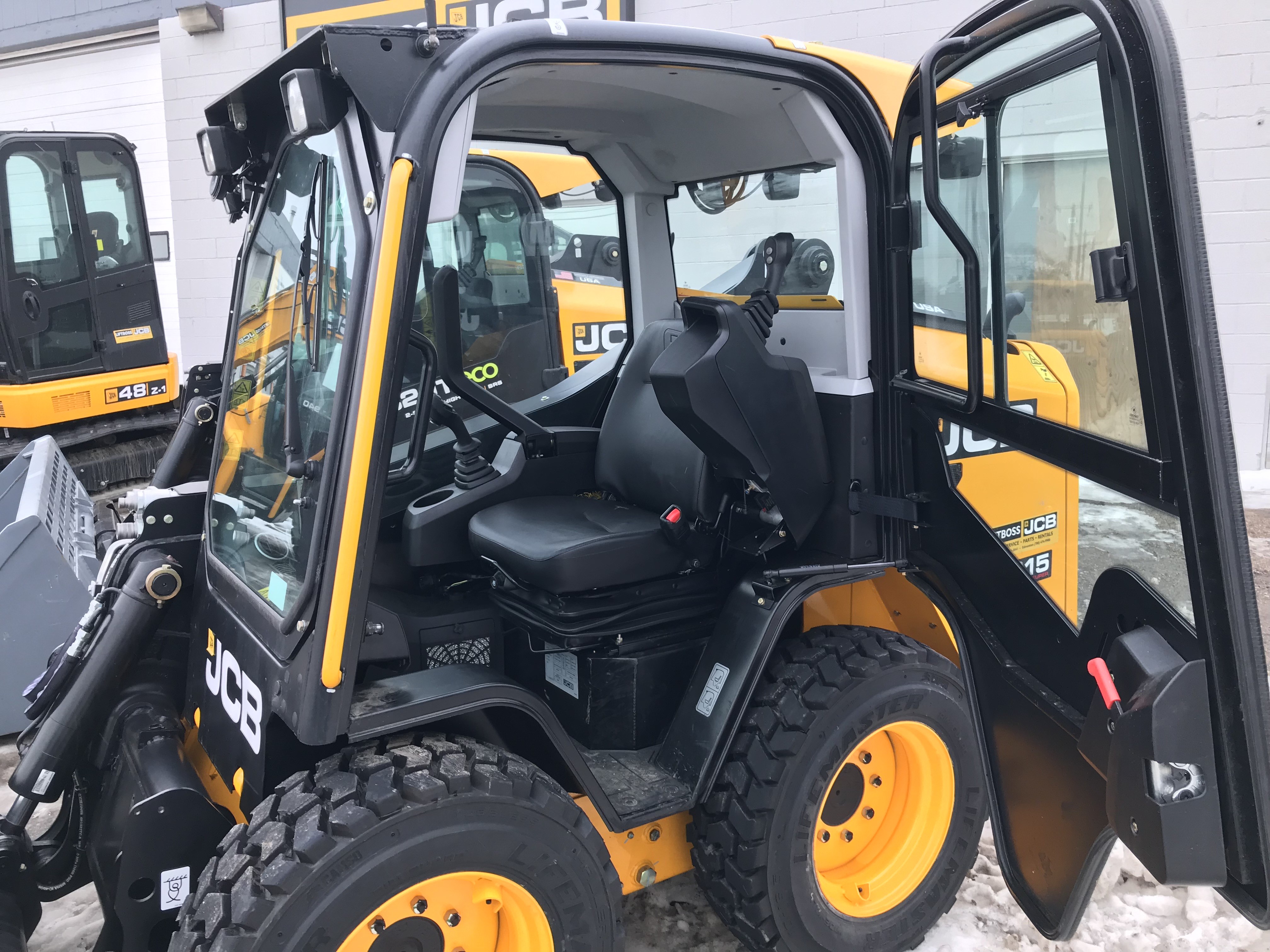 Material Handling & Construction Equipment Dealer Lift Boss