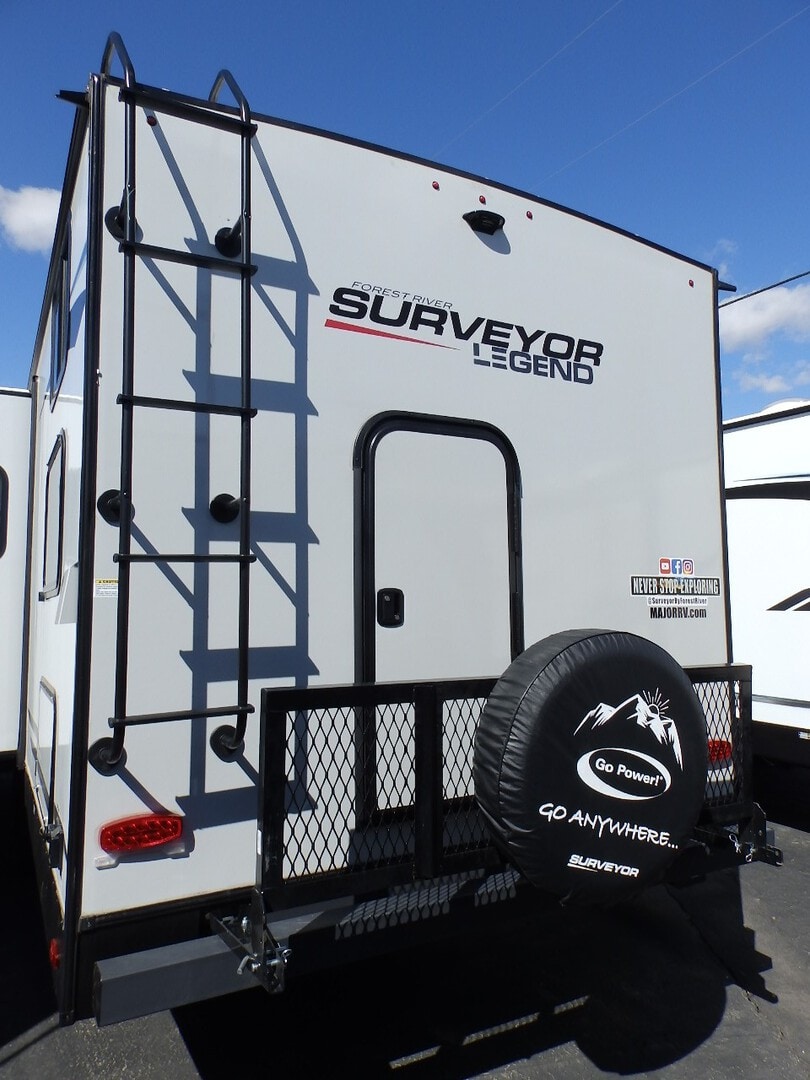 New 2022 Forest River SURVEYOR 276BHLE, 1 SLIDE, FRONT WALK-AROUND BED,  REAR BUNKS, POWER AWNING, REAR STORAGE/BIKE RACK, OUTDOOR KITCHEN, 80 WATT  SOLAR PANEL in Hesperia, CA