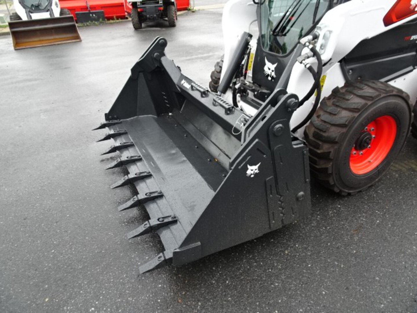 Used 2019 Bobcat 80" Combination Bucket W/Teeth in Gaithersburg, MD