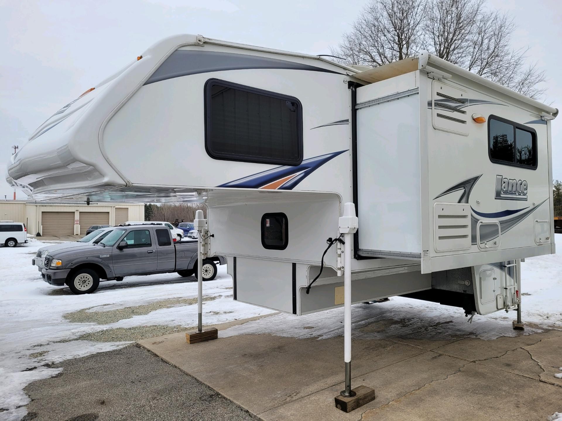 Used 2015 Forest River TRUCK CAMPER 1172 (LANCE) in Elkhart, IN