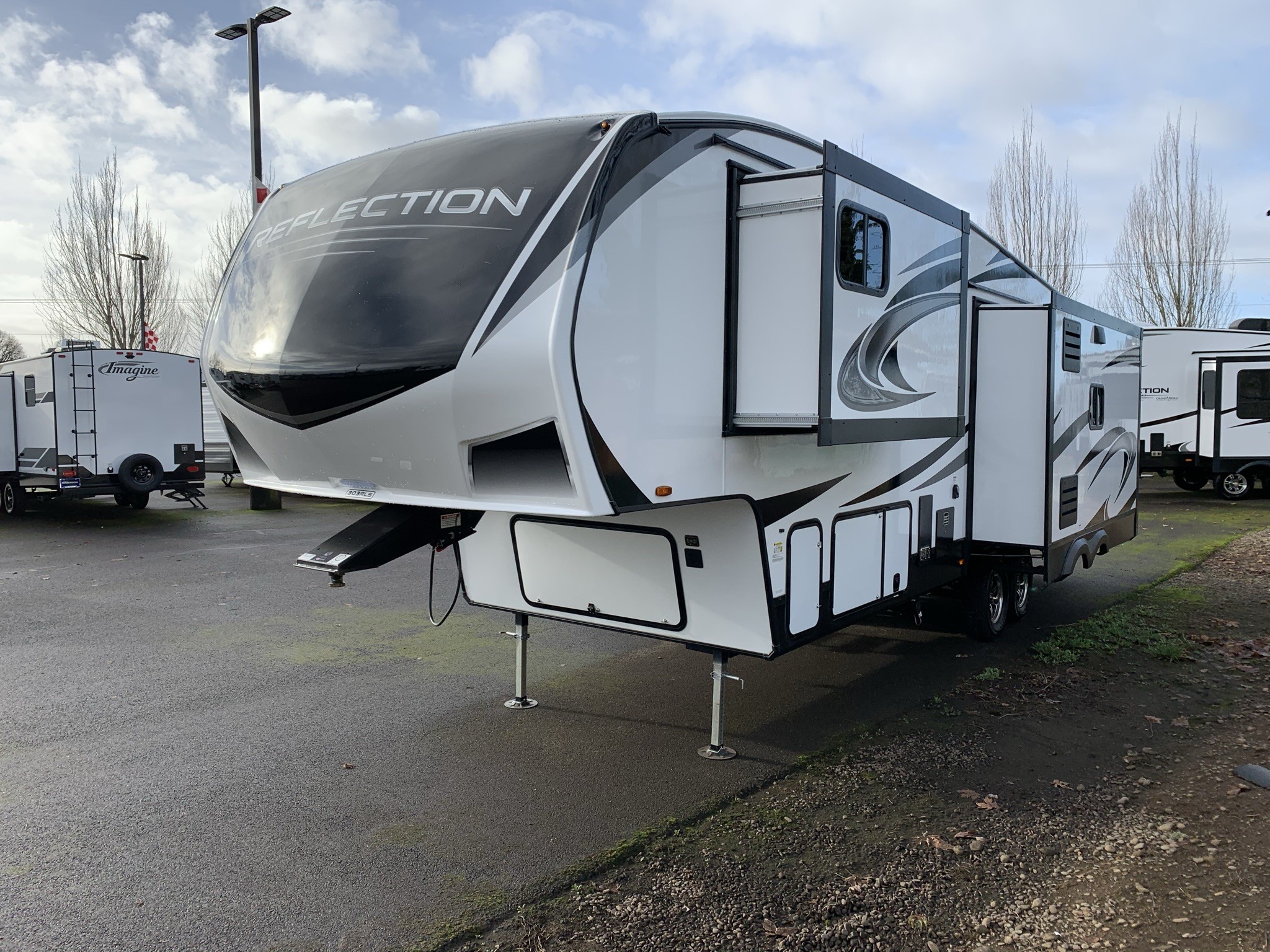 New 2021 Grand Design REFLECTION 303RLS In Salem OR