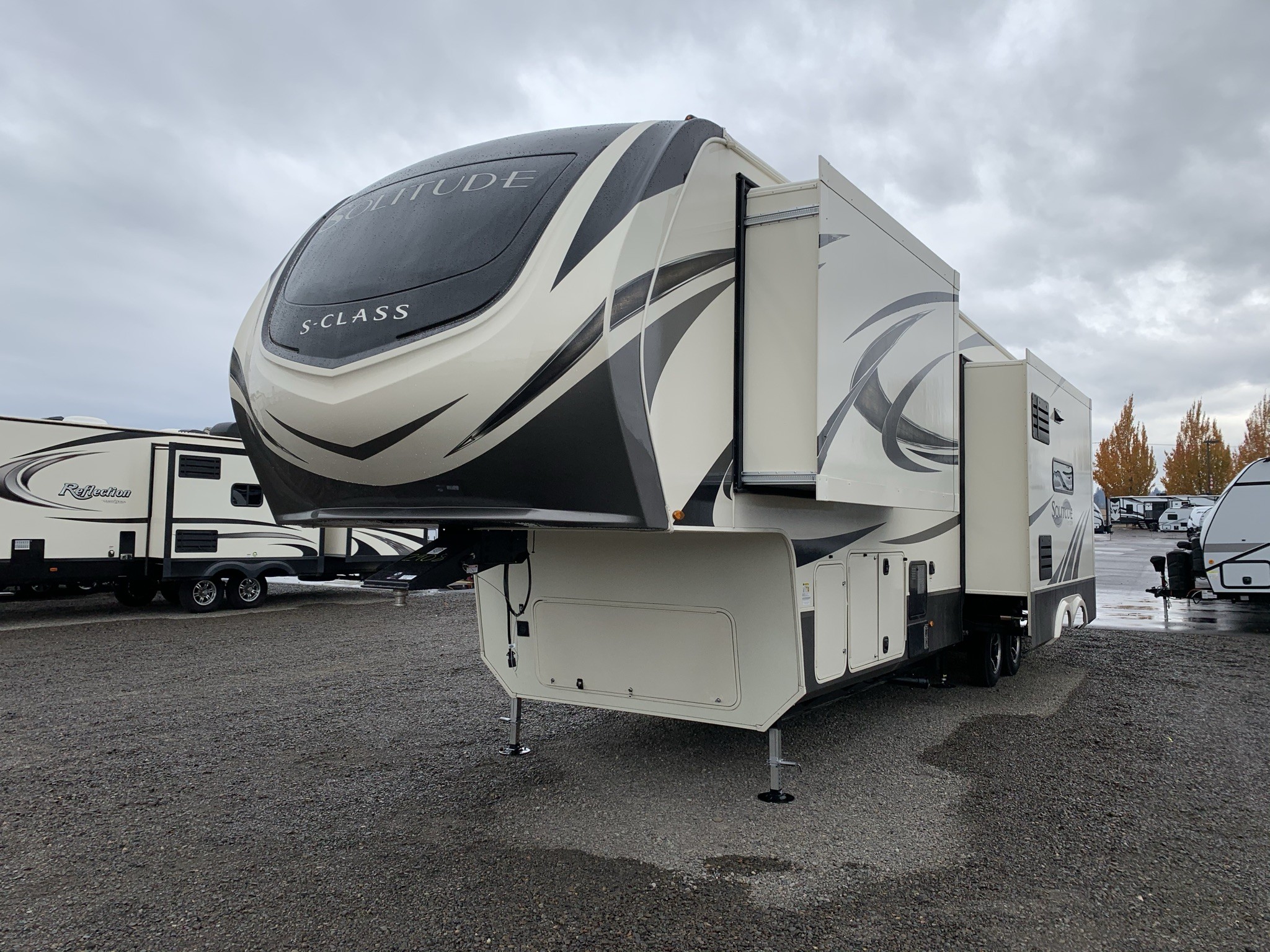New 2021 Grand Design Solitude S Class 3550BH In Salem OR