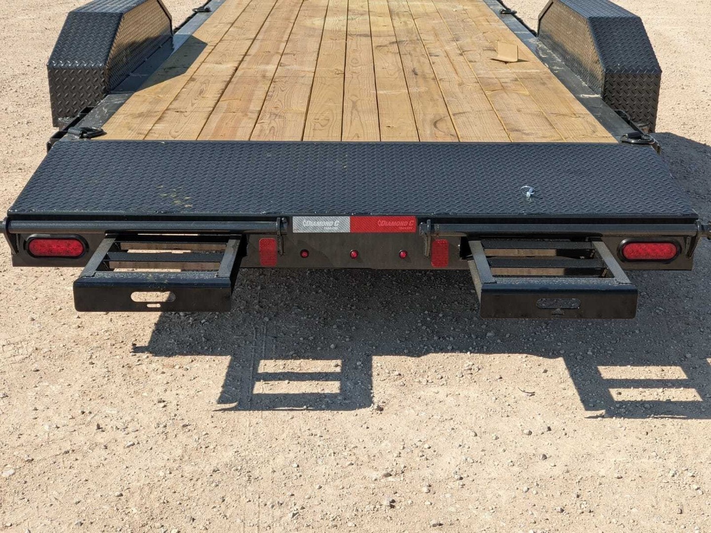 2023 DIAMOND C 82 X 20 EQUIPMENT HAULER 15K For Sale (51860109) from